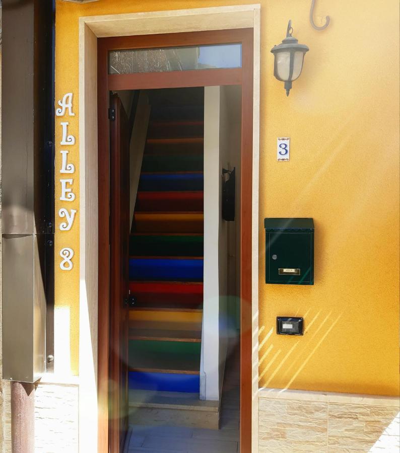 Alley 8 Scilla Luaran gambar