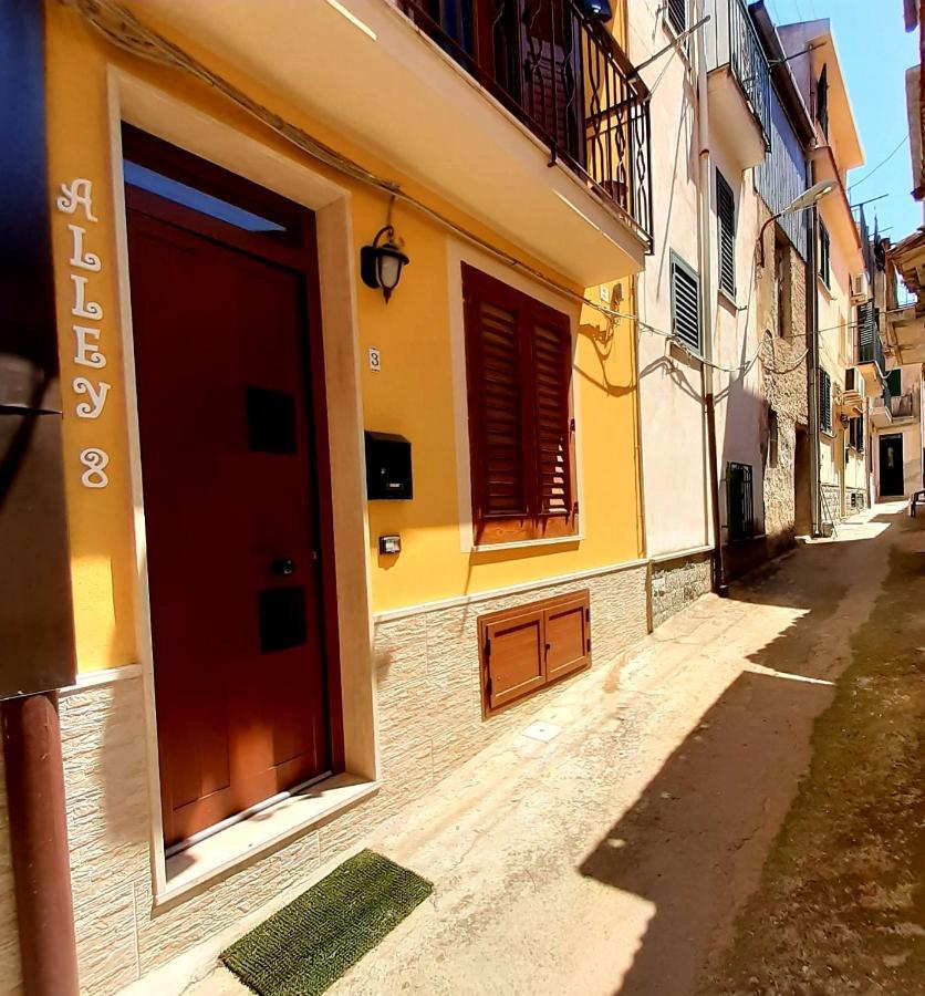 Alley 8 Scilla Luaran gambar